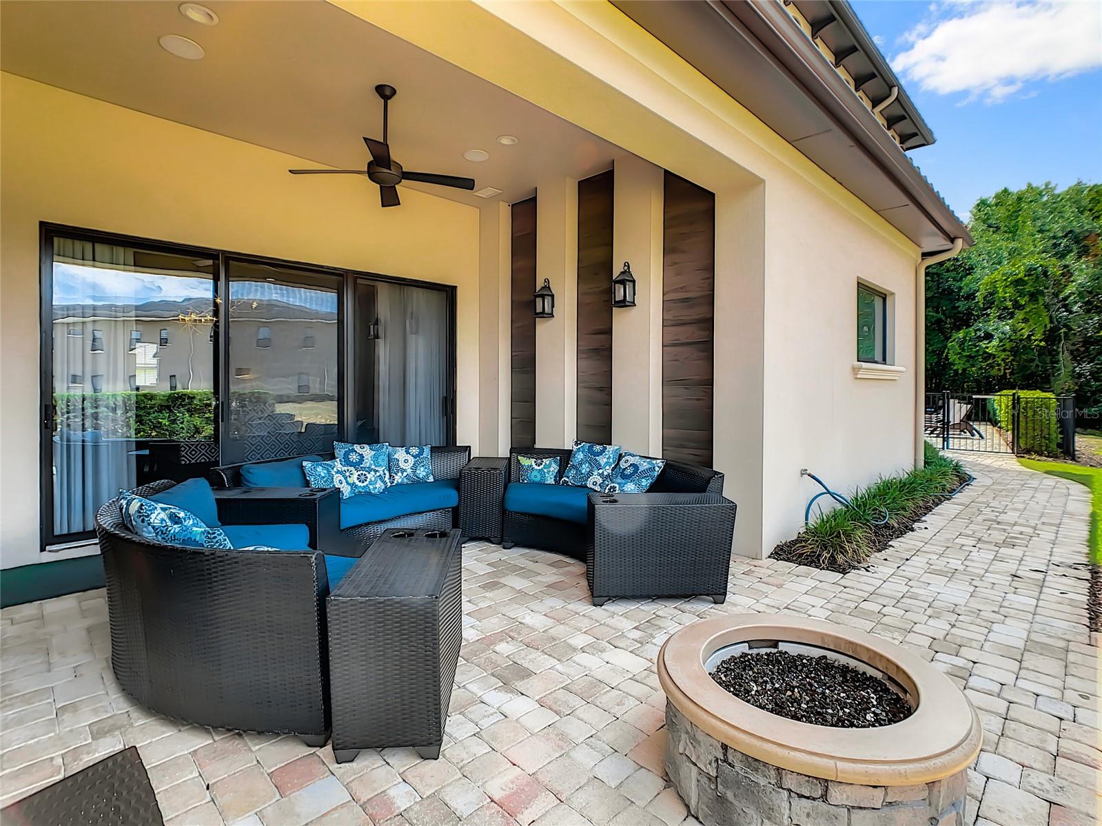 Slide show image of the Orlando Florida Home for Sale 74