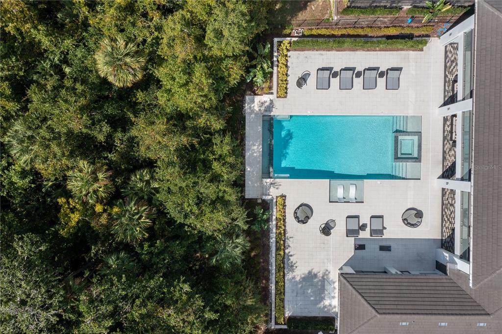 Slide show image of the Orlando Florida Home for Sale 58