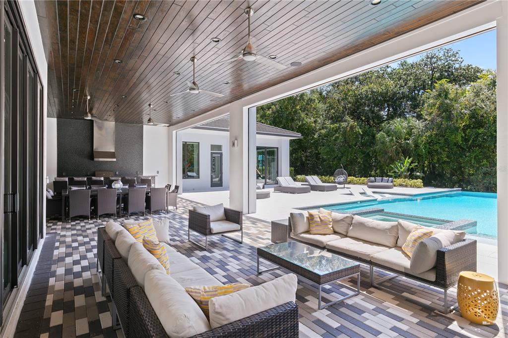 Slide show image of the Orlando Florida Home for Sale 62