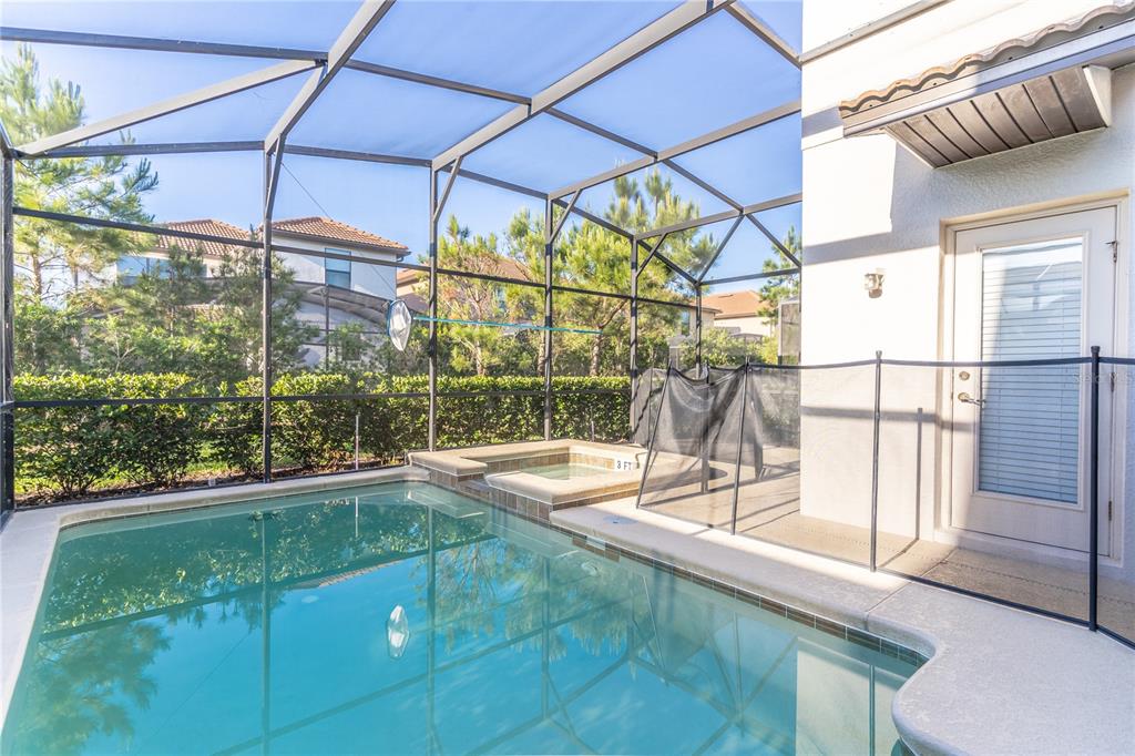 Slide show image of the Orlando Florida Home for Sale 14
