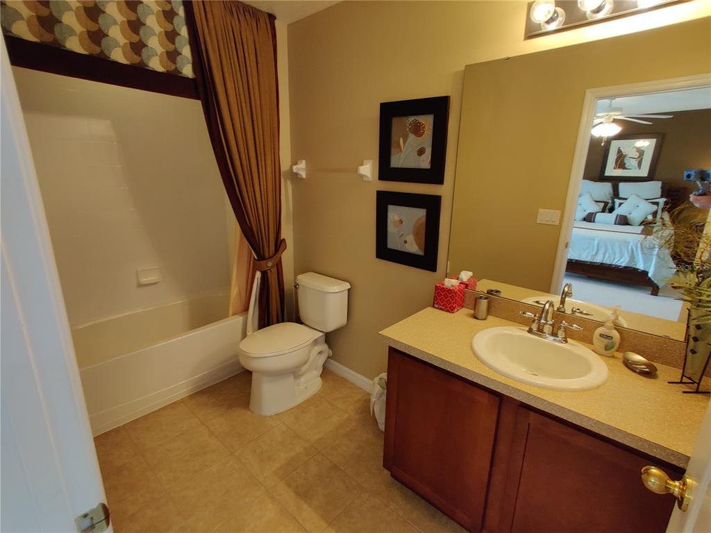 Slide show image of the Orlando Florida Home for Sale 31