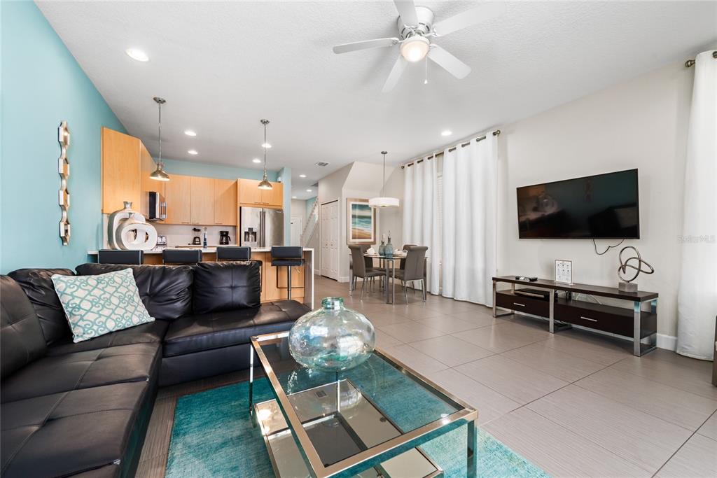 Slide show image of the Orlando Florida Home for Sale 18