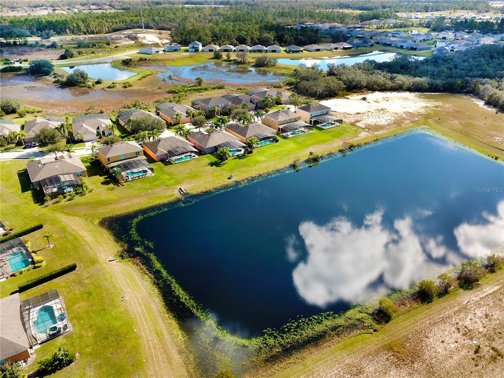 Slide show image of the Orlando Florida Home for Sale 33