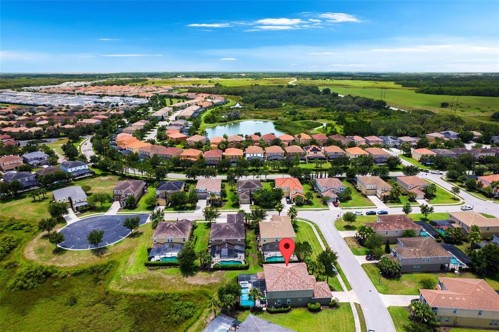 Slide show image of the Orlando Florida Home for Sale 61