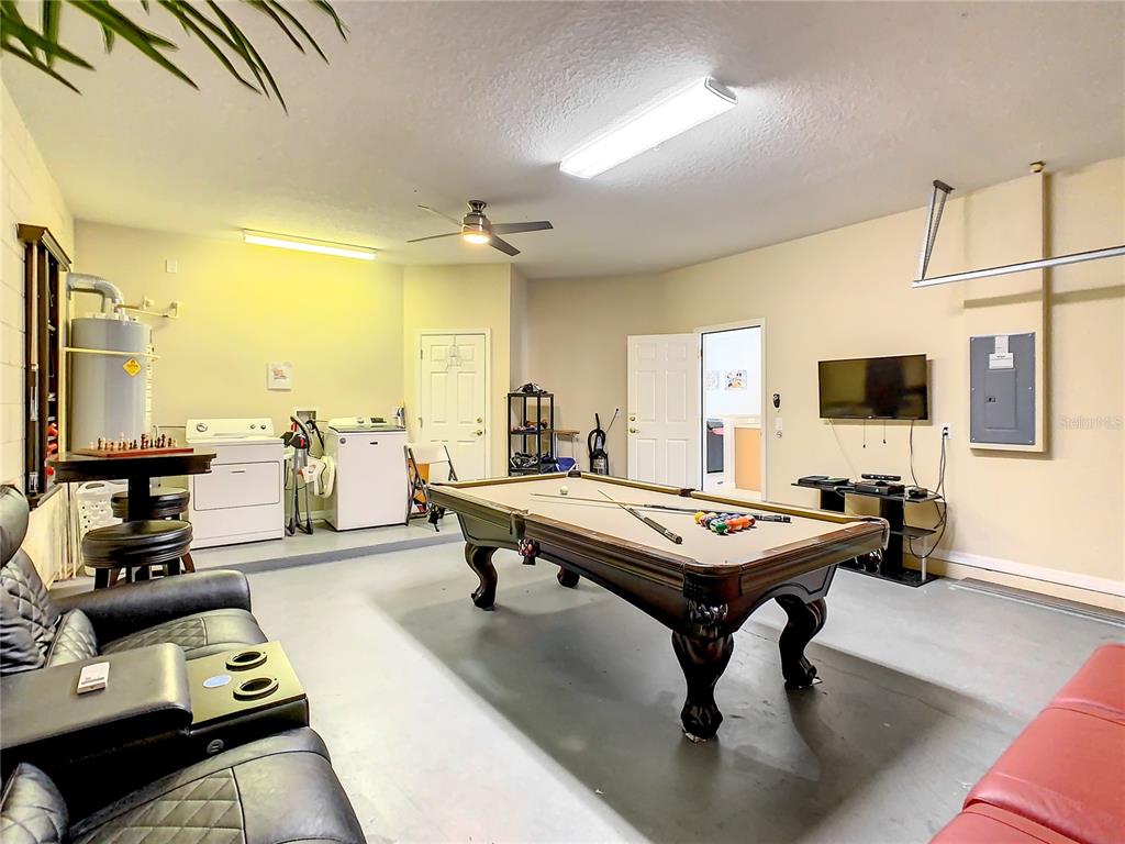 Slide show image of the Orlando Florida Home for Sale 47