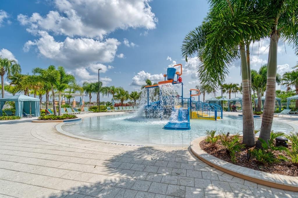 Slide show image of the Orlando Florida Home for Sale 43