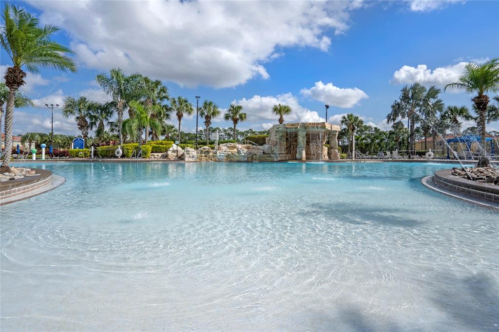 Slide show image of the Orlando Florida Home for Sale 46