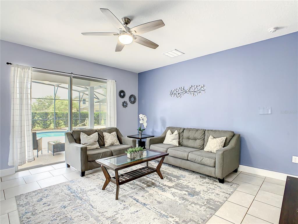 Slide show image of the Orlando Florida Home for Sale 24
