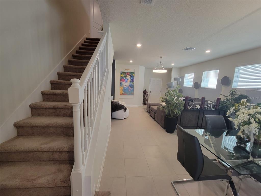 Slide show image of the Orlando Florida Home for Sale 14