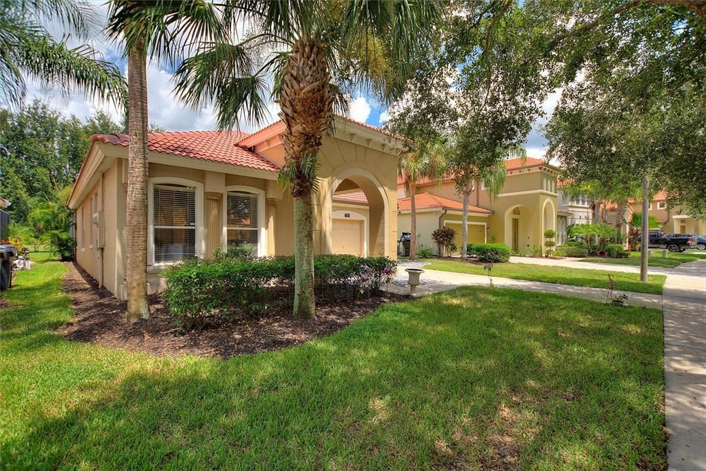 Slide show image of the Orlando Florida Home for Sale 39
