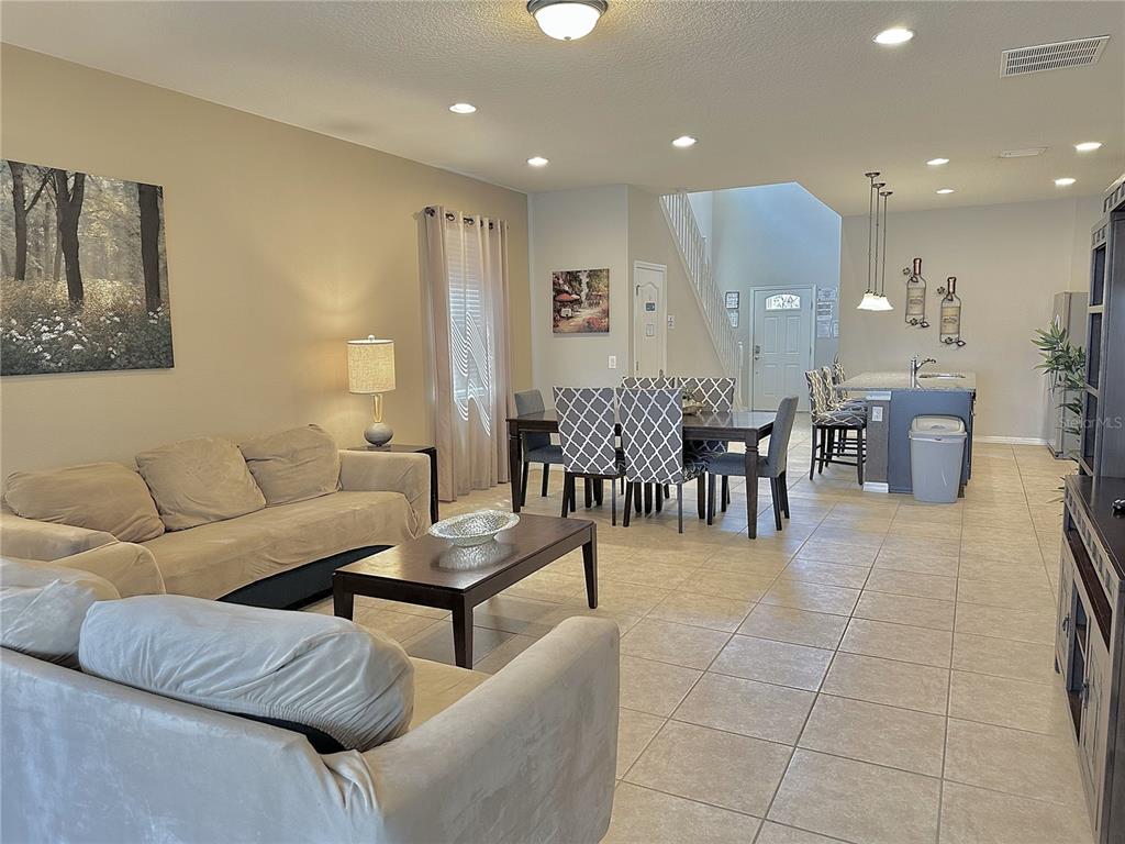 Slide show image of the Orlando Florida Home for Sale 09