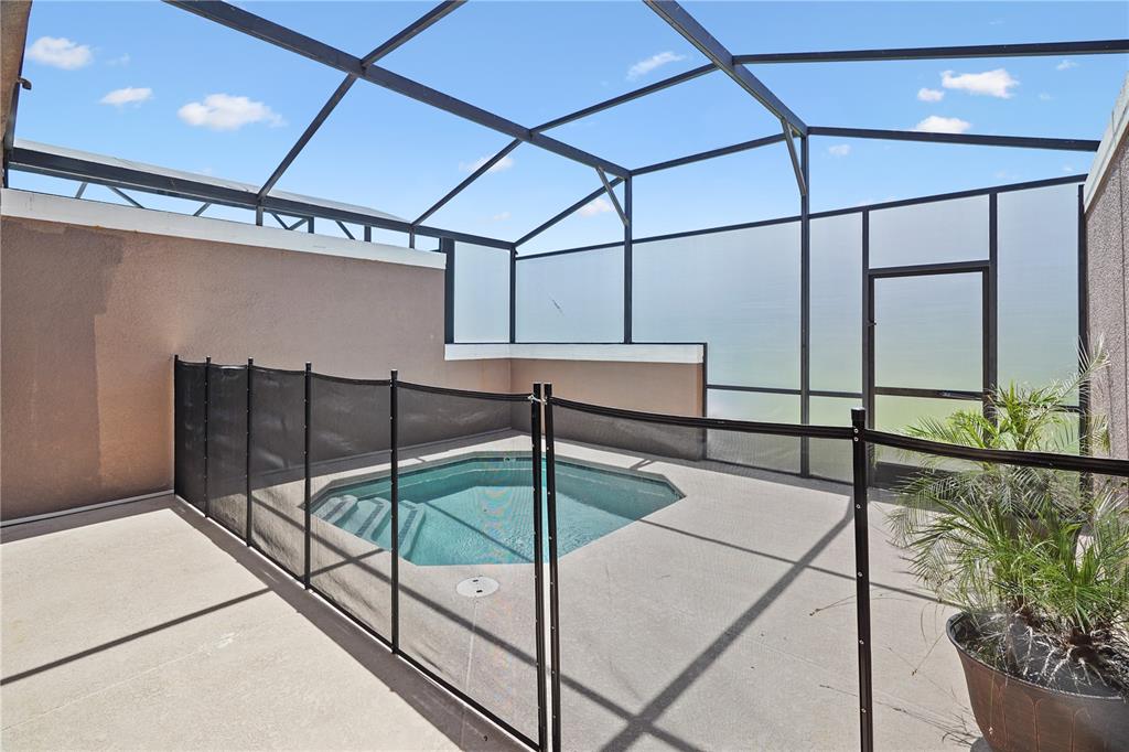Slide show image of the Orlando Florida Home for Sale 12