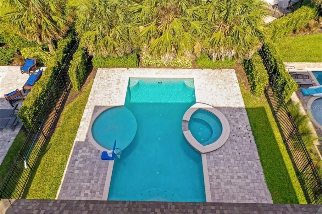 Slide show image of the Orlando Florida Home for Sale 48