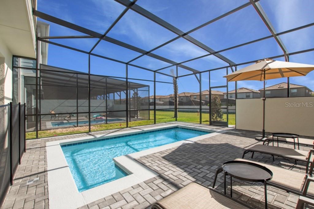 Slide show image of the Orlando Florida Home for Sale 26