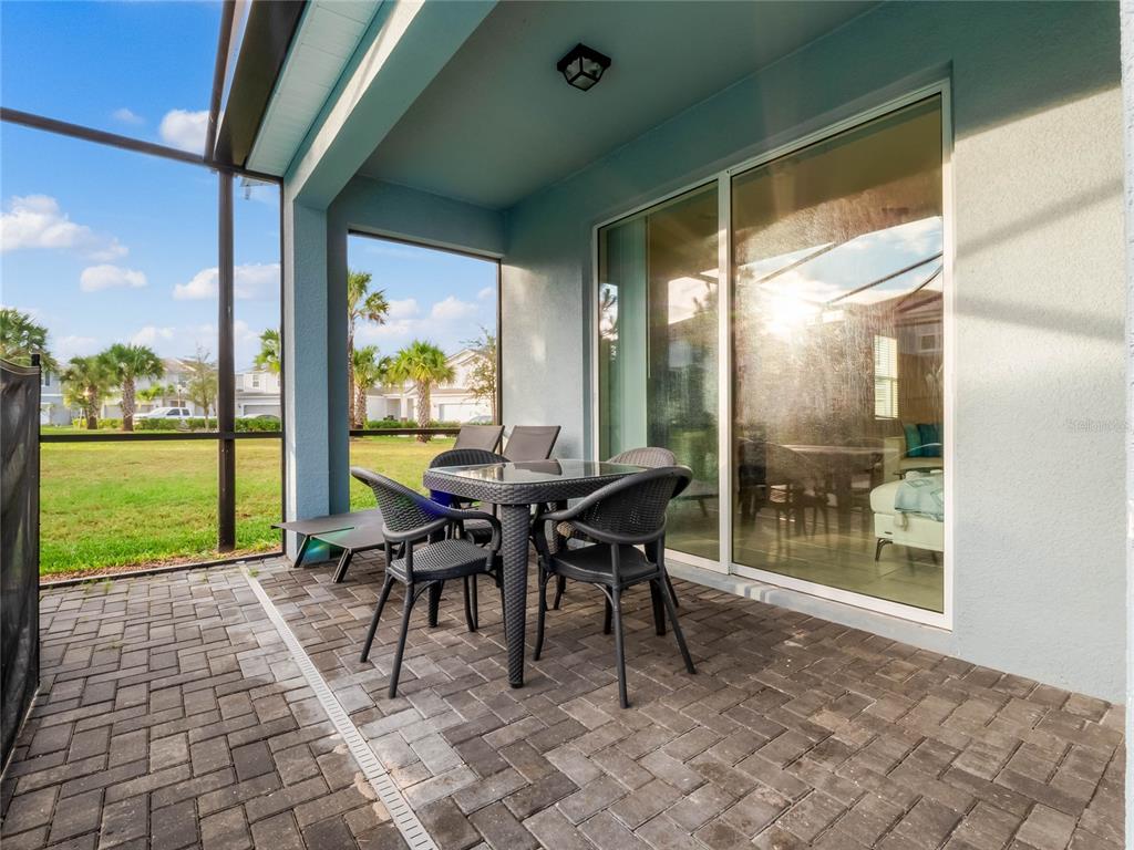 Slide show image of the Orlando Florida Home for Sale 38