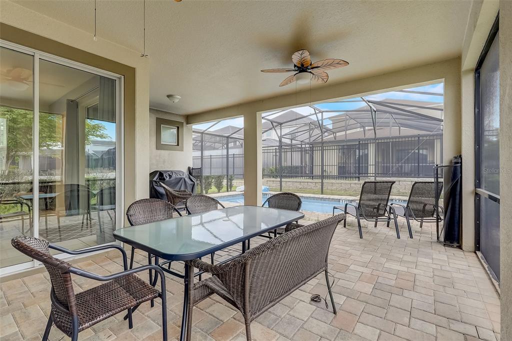 Slide show image of the Orlando Florida Home for Sale 44