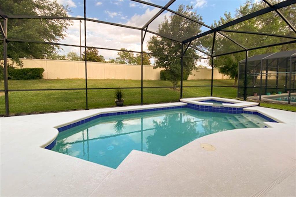 Slide show image of the Orlando Florida Home for Sale 30